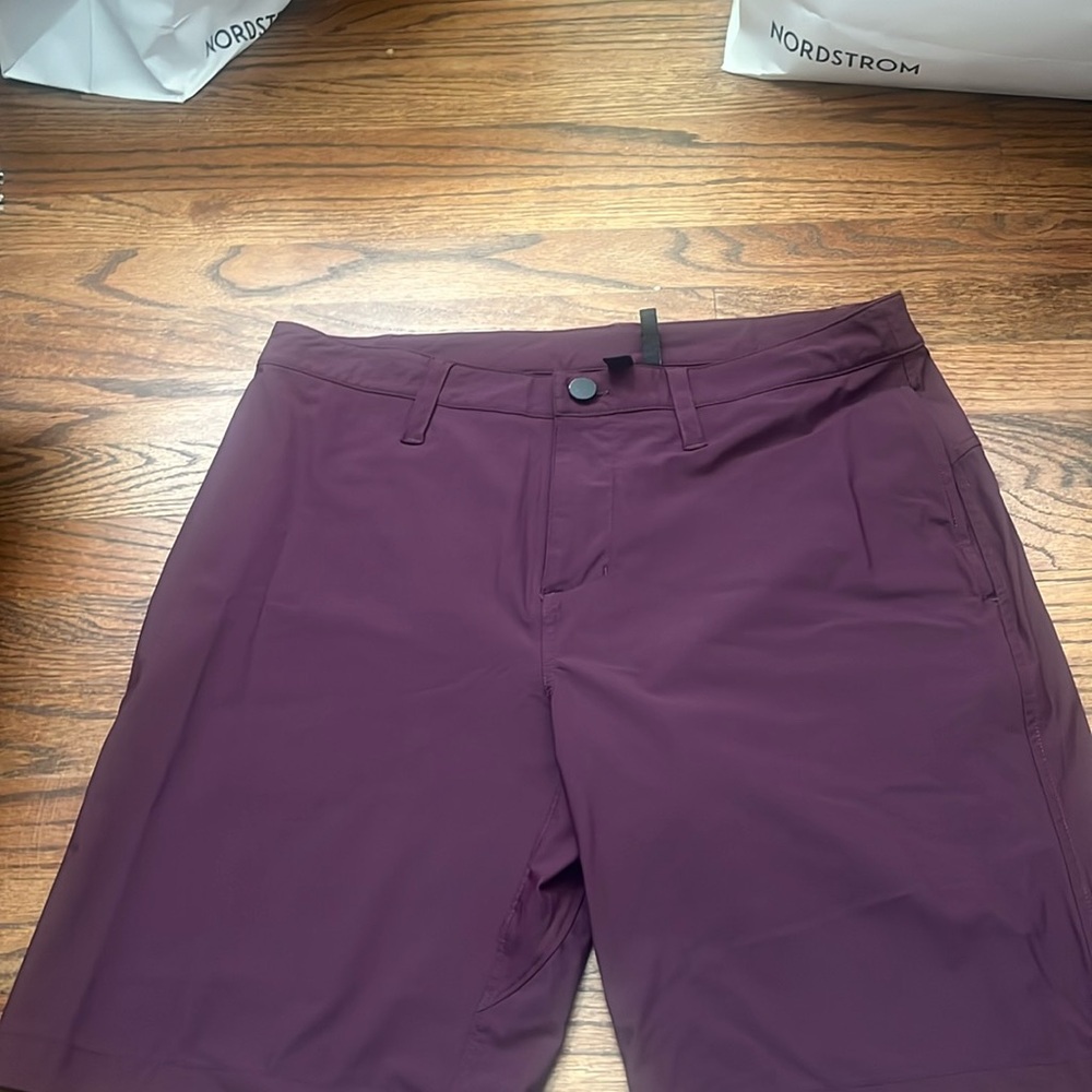 Sporty and casual men’s shorts